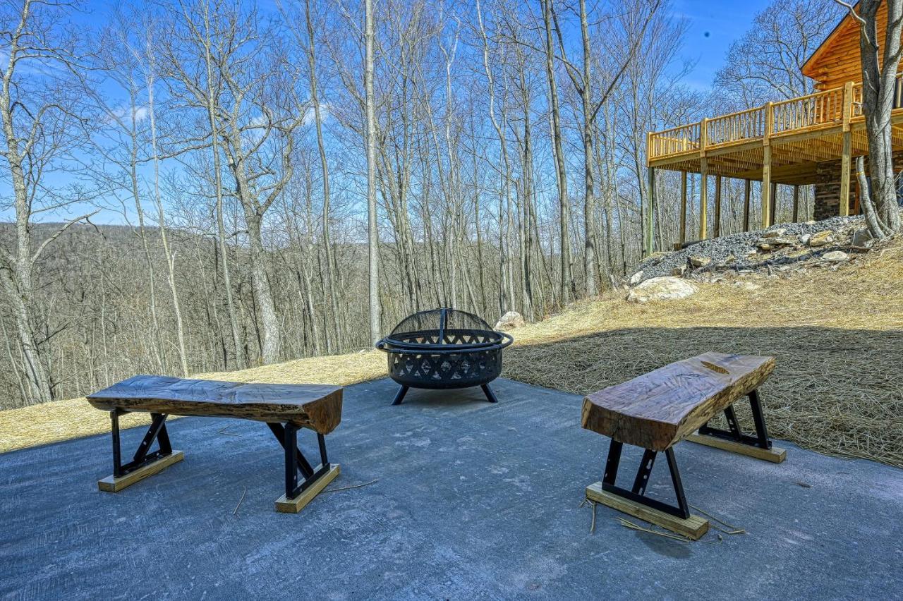 Curb-Free Chalet McHenry Exterior photo