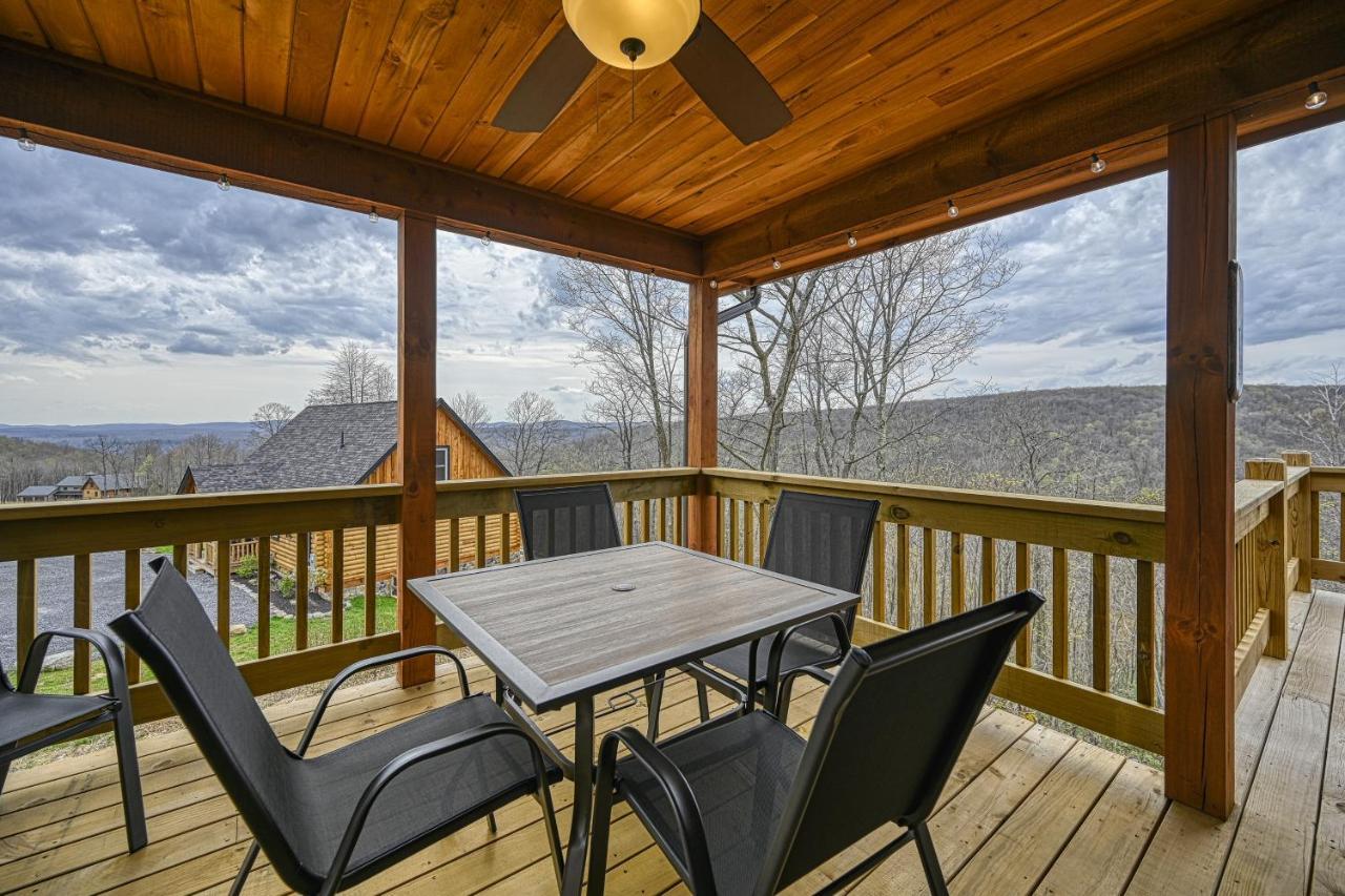 Curb-Free Chalet McHenry Exterior photo