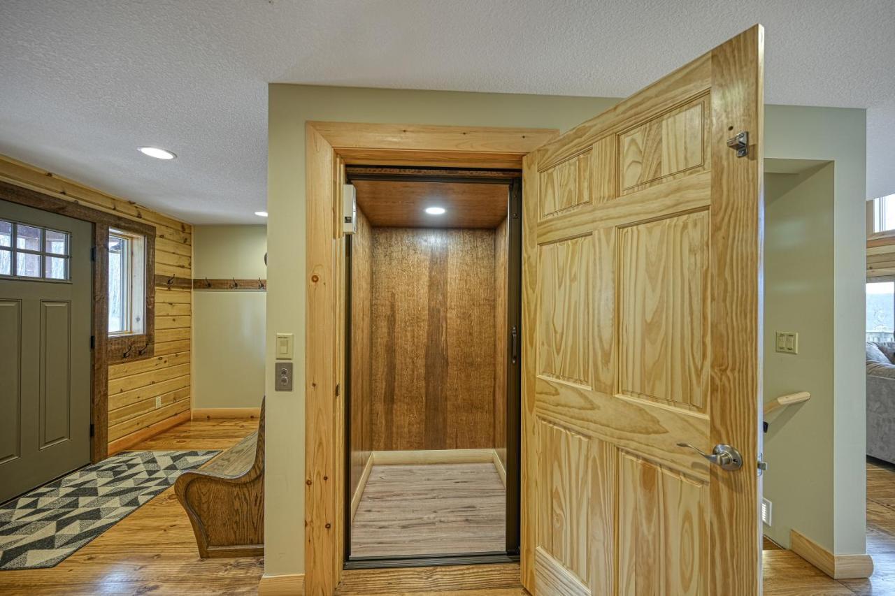Curb-Free Chalet McHenry Exterior photo